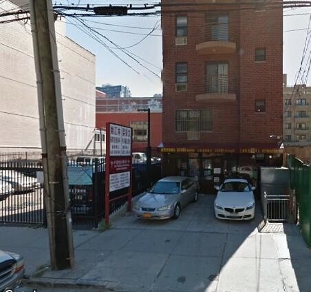 132-52 41st Ave in Flushing, NY - Building Photo