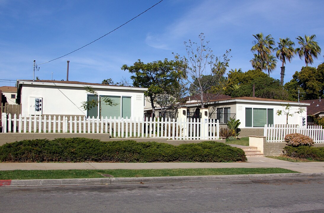 2062-2072 Oliver Ave in San Diego, CA - Building Photo