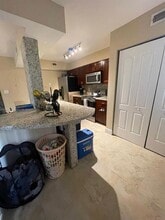 2803 N Oakland Forest Dr in Oakland Park, FL - Building Photo - Building Photo