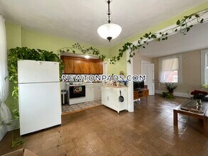 99 Jackson Rd, Unit 1 in Newton, MA - Building Photo - Building Photo