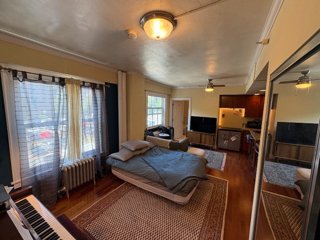 property at 1005 SW Park Ave