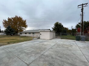 1900 Luther Pl in Richland, WA - Building Photo - Building Photo