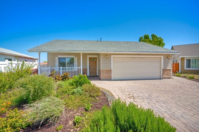 property at 3921 Daisy Pl
