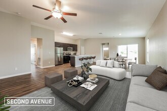 1811 NW 15th Ave in Cape Coral, FL - Foto de edificio - Building Photo