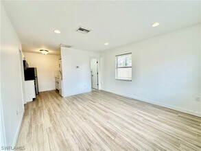 4241 Tarpon Ave in Bonita Springs, FL - Building Photo - Building Photo