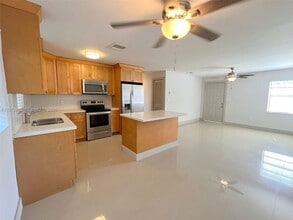 10355 SW 149th Terrace in Miami, FL - Building Photo - Building Photo