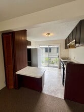 272 Kapiolani St in Hilo, HI - Building Photo - Building Photo