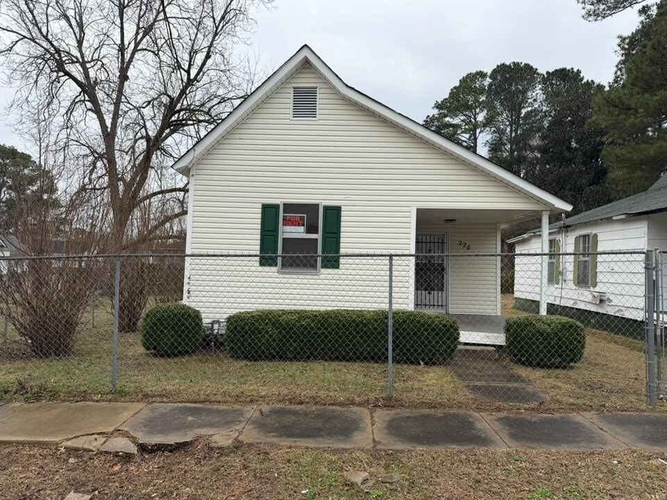 228 Eden St in Jackson, TN - Building Photo