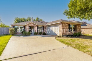 1679 Chesterwood Dr in Rockwall, TX - Building Photo