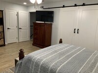 840 Threadneedle St photo'