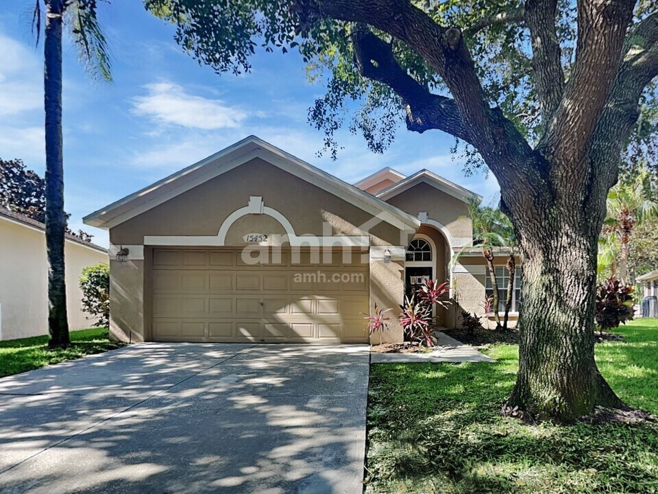 15452 Osprey Glen Dr in Lithia, FL - Foto de edificio