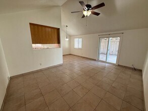 2025 Boulder Creek Dr in Modesto, CA - Building Photo - Building Photo
