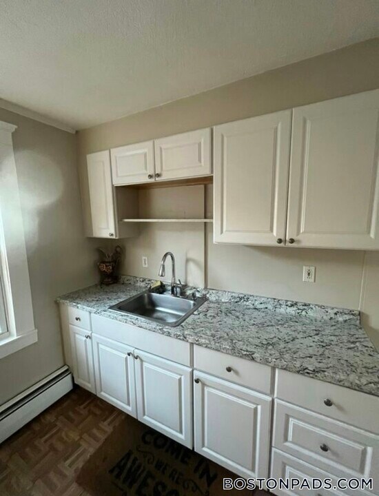 2 Park St in Salem, MA - Building Photo