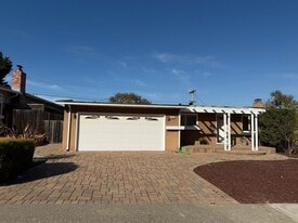 1210 Sleepy Hollow Ln in Millbrae, CA - Building Photo