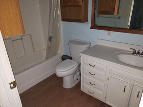 113 E Magnolia St in Keene, TX - Building Photo - Building Photo