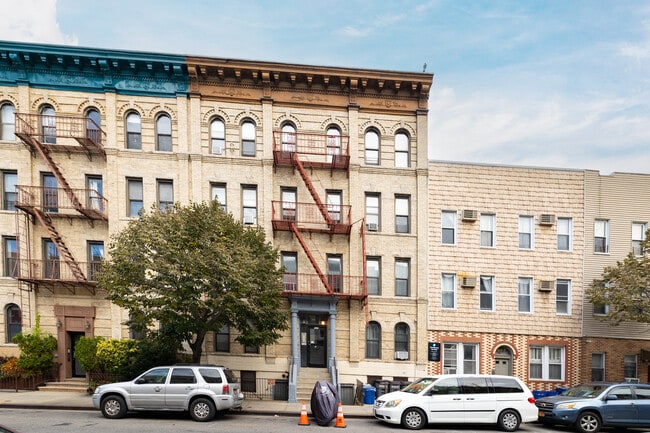 532 Graham Ave in Brooklyn, NY - Building Photo - Building Photo