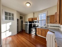 23 Ware St, Unit 2 in Cambridge, MA - Building Photo - Building Photo