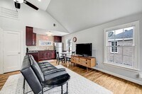 1621 Columbia St photo'