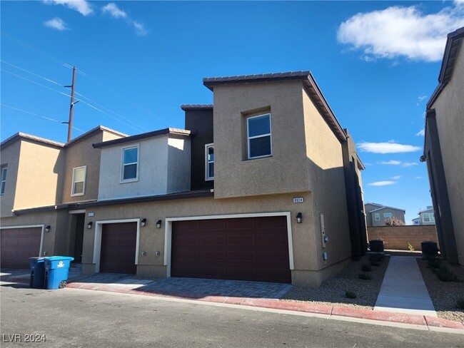 9924 Marigold Hls St in Las Vegas, NV - Building Photo - Building Photo