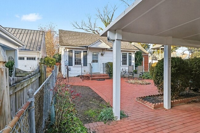 1302 Sophia St in Fredericksburg, VA - Building Photo - Building Photo