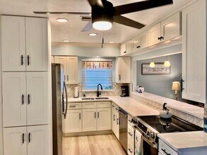 121 14th Ave N in Indian Rocks Beach, FL - Building Photo - Building Photo