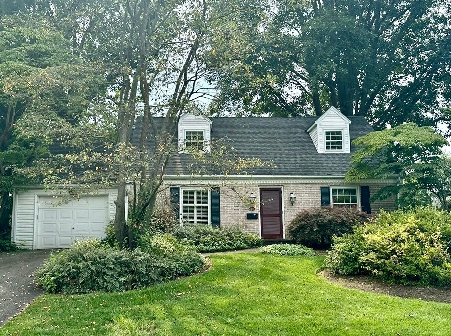 255 N Jackson St in Strasburg, PA - Building Photo