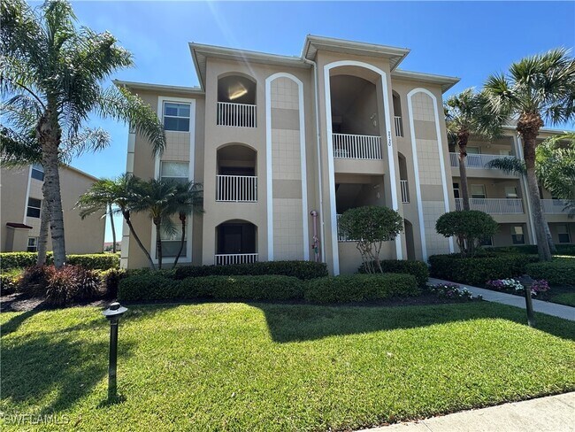 2720 Cypress Trace Cir in Naples, FL - Building Photo - Building Photo