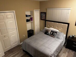 3500 Coral Way, Unit 414 in Coral Gables, FL - Building Photo - Building Photo