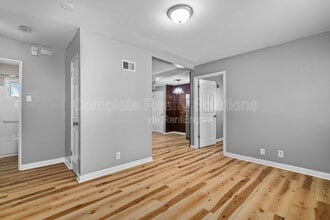 10465 Lord Dr in St. Louis, MO - Building Photo - Building Photo