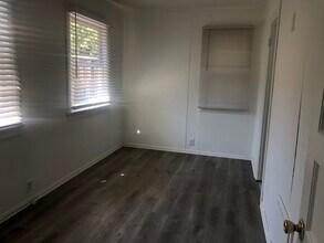 10742 Palms Blvd in Los Angeles, CA - Foto de edificio - Building Photo