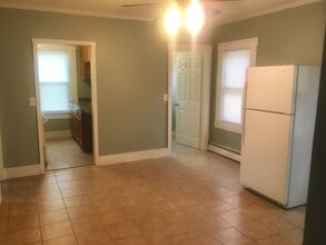 90 Rosedale St, Unit #2 in Providence, RI - Building Photo - Building Photo