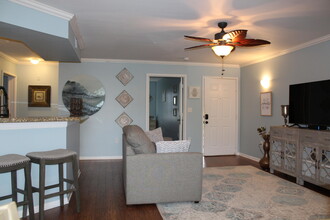 200 Scotia Dr-Unit -305 in Hypoluxo, FL - Building Photo - Building Photo