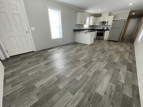 15836 Croatia Dr in Clinton Township, MI - Building Photo - Building Photo