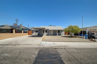 1405 E Bridger Ave in Las Vegas, NV - Building Photo