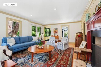 36 Hamilton St in Sag Harbor, NY - Building Photo - Building Photo