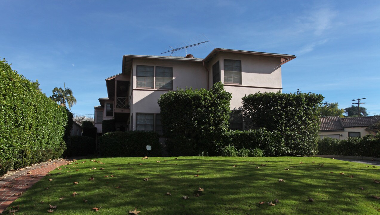 710 Arroyo Dr in South Pasadena, CA - Foto de edificio