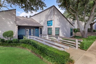 The Bluffs Apartments in Temple, TX - Building Photo - Building Photo