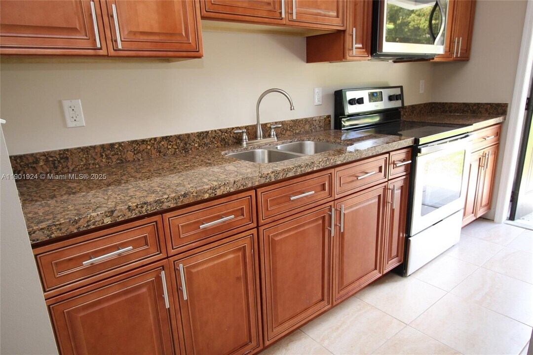 479 NW 19th St in Miami, FL - Building Photo