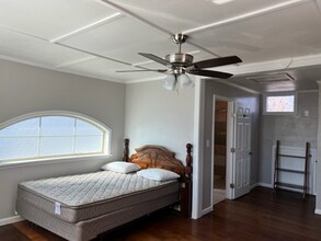 1018 Chicago Blvd, Unit 2 in San Antonio, TX - Foto de edificio - Building Photo