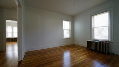 6 Water St in Danvers, MA - Foto de edificio - Building Photo