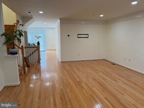 1835 Staley Manor Dr in Silver Spring, MD - Building Photo - Building Photo