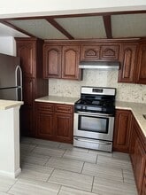 1436 E 8th St, Unit B in Long Beach, CA - Foto de edificio - Building Photo