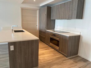 805 S Miami Ave, Unit 3310 in Miami, FL - Building Photo - Building Photo