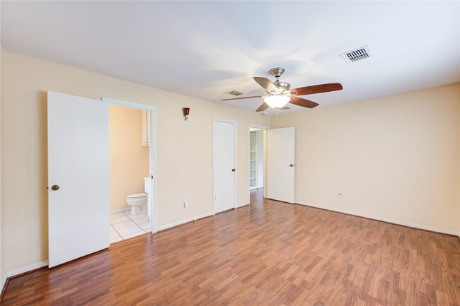 5711 Weeping Willow Rd in Houston, TX - Building Photo - Building Photo