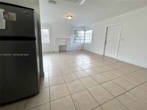 701 NE 86th St in Miami, FL - Building Photo - Building Photo