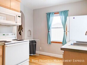 3 Bed House w/ Fenced-In Yard Near Augusta in Sioux Falls, SD - Building Photo - Building Photo