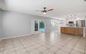 6808 Friendship Dr in Sarasota, FL - Building Photo - Building Photo