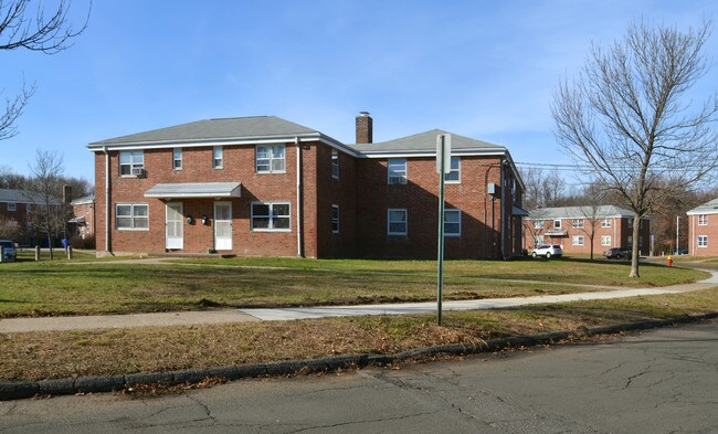 Veteran Terrace in East Hartford, CT - Foto de edificio - Building Photo