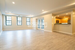 490 Harrison Ave in Boston, MA - Building Photo