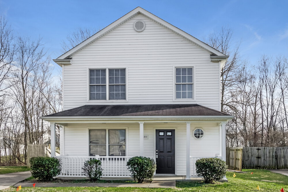 6311 Hackel Dr in Louisville, KY - Foto de edificio